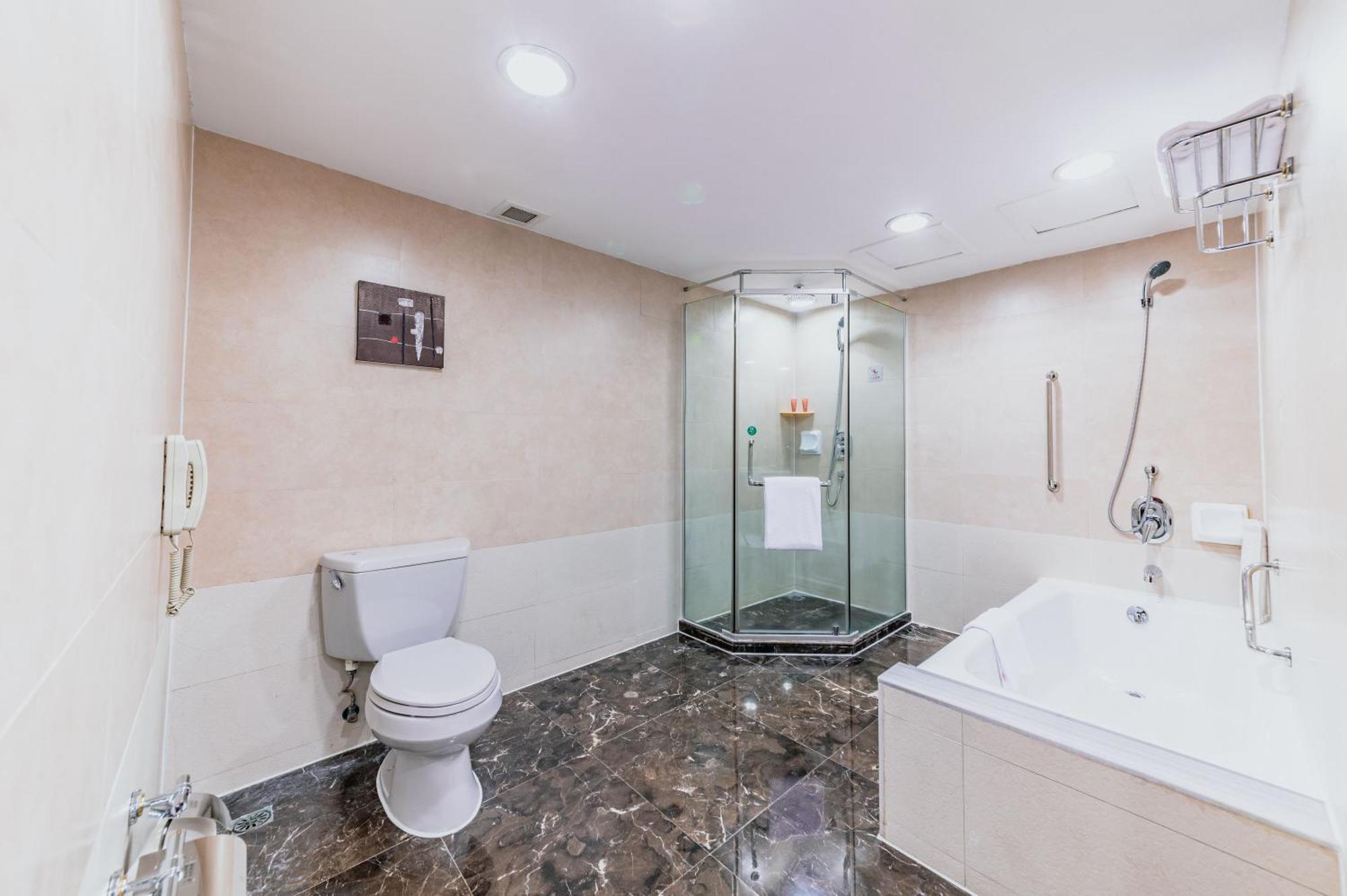 Crowne Plaza City Center Ningbo By Ihg - Near Ningbo Railway Station Dış mekan fotoğraf